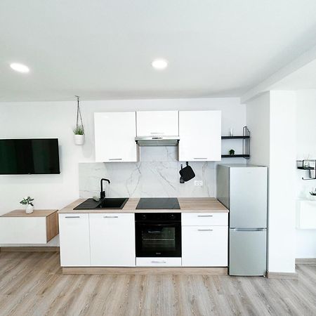 The Pinot'S Apartments Capodistria Esterno foto